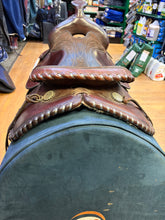 Load image into Gallery viewer, Used 15” Simco Western Saddle #29425
