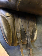 Load image into Gallery viewer, Used 17” Duette Largo Dressage Saddle
