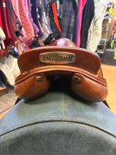 Load image into Gallery viewer, Used 17” Jaguar Close Contact Saddle
