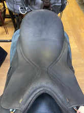 Load image into Gallery viewer, Used 17.5” Wintec Isabelle Dressage Saddle #20663
