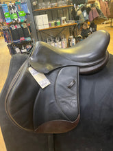 Load image into Gallery viewer, Used 17.5” Voltaire Stuttgart Close Contact #25430
