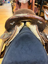 Load image into Gallery viewer, Used Big Horn 120 Endurance Saddle #28040
