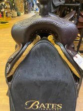 Load image into Gallery viewer, Used 17” Stage Coach West Trail Saddle #25711
