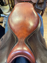 Load image into Gallery viewer, Used 18” CWD Classic Close Contact #22934
