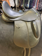 Load image into Gallery viewer, Used 18” Dorr Warendorf Dressage Saddle #1684

