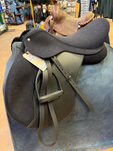Load image into Gallery viewer, Used 17.5” Wintec All Purpose Saddle #26551
