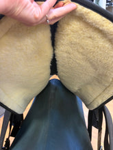 Load image into Gallery viewer, Used 17” Abetta Super Cushion Western Saddle #28053
