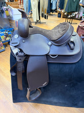 Load image into Gallery viewer, Used 14” Wintec Western Saddle #29025
