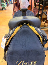 Load image into Gallery viewer, Used 16” Wintec Western Saddle #28478
