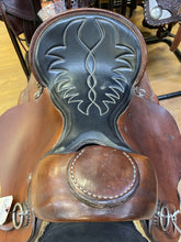 Load image into Gallery viewer, Used 16” Crest Ridge Saddlery Western Saddle #19219
