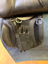 Load image into Gallery viewer, Used 17” GFS All Purpose Hunt Saddle #28479
