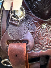 Load image into Gallery viewer, Used 15.5” Circle Y Trail Western Saddle #28831
