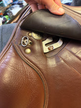 Load image into Gallery viewer, Used 17” Bates Elevation Plus Leather #28190
