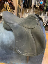Load image into Gallery viewer, Used 17.5” Winteclite All Purpose Saddle #22766
