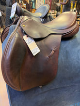 Load image into Gallery viewer, Used 17” Black Country Quantum close contact #24889
