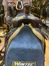 Load image into Gallery viewer, Used 17” Simco Western Saddle

