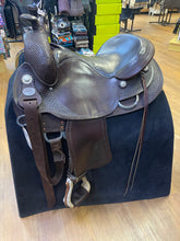 Load image into Gallery viewer, Used 16” Crates 2171 Classic Trail Saddle Round Skirt #24463
