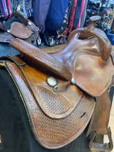 Load image into Gallery viewer, Used 16” Crates Classic Reiner Saddle #24341
