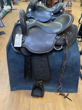 Load image into Gallery viewer, Used 17” Crestridge Ovation Light Hybrid Saddle #20362
