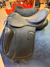 Load image into Gallery viewer, Used 17” HDR Monoflap Dressage Saddle #29244
