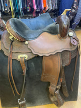 Load image into Gallery viewer, Used 17” Custom Nash Mounted Shooting Saddle
