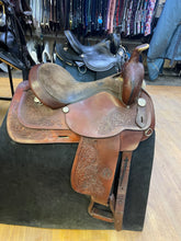 Load image into Gallery viewer, Used 16&quot; Circle Y Park and Trail Western Saddle
