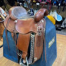 Load image into Gallery viewer, Used 17” Cashel by Martin Western Saddle #13763
