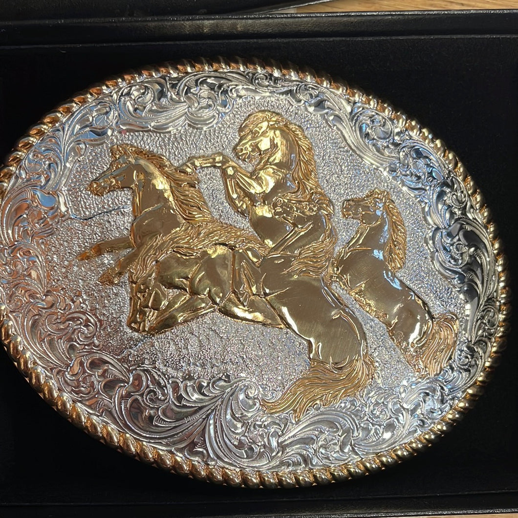 Crumrine Oval Four Horse Rope Edge Belt Buckle