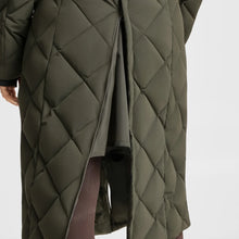 Load image into Gallery viewer, B Vertigo Gem Womens Waxed Padded Long Coat - Climbing Ivy
