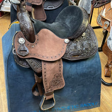 Load image into Gallery viewer, Nash Sunflower Barrel Saddle
