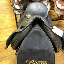 Load image into Gallery viewer, Used 17” Detente Dressage Saddle #9563
