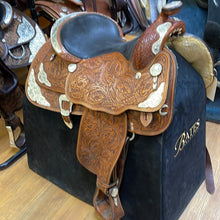 Load image into Gallery viewer, Used 16” Circle Y Western Show Saddle
