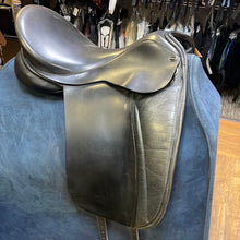Load image into Gallery viewer, Used 18.5&quot; Fryso Dressage Saddle #11179
